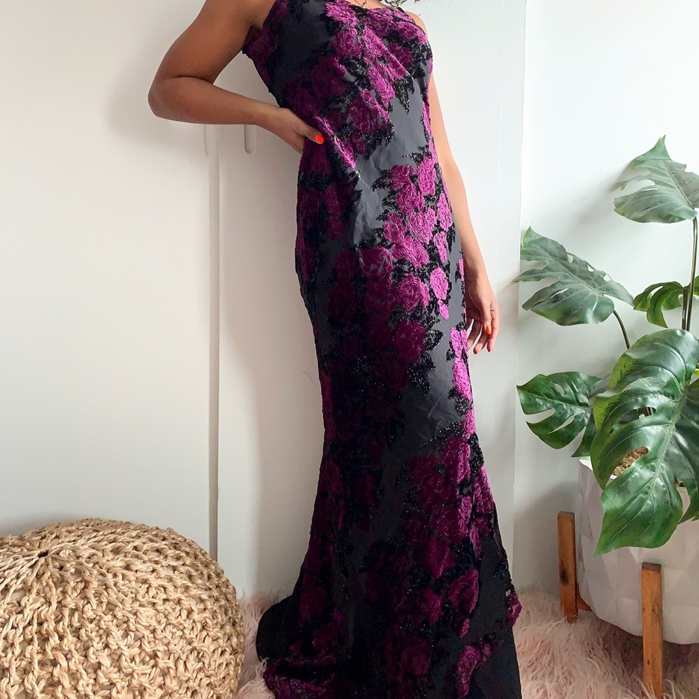 VINTAGE symmetric purple and black floral dress!😍